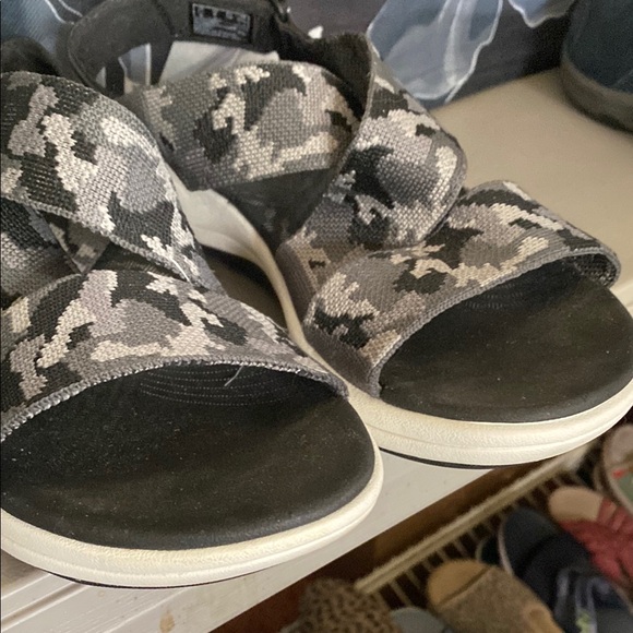 Black and Gray Camouflage Sandals - Picture 1 of 3